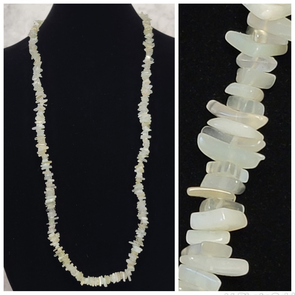 VTG 70s Prehnite Gemstone Chip Bead Necklace 35"‎ Milky Pale Green Boho Earthy